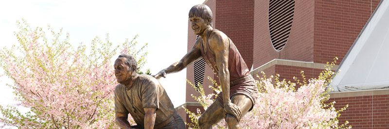 Doug Collins statue