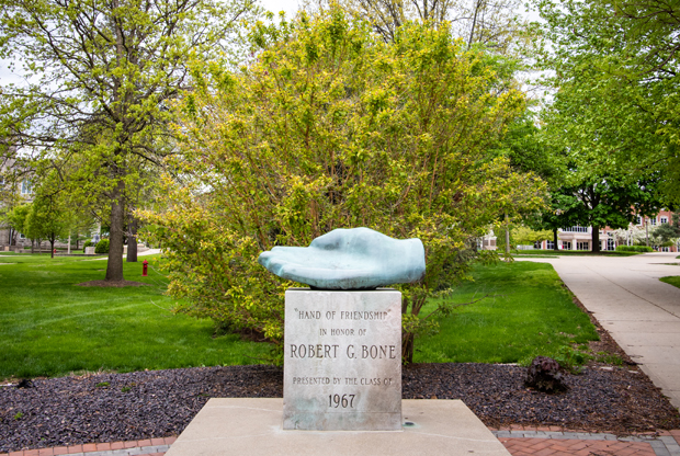 statue of hand of friendship